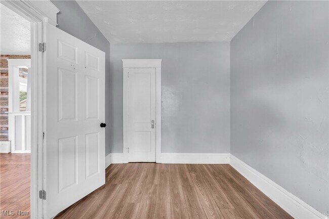 Foto del edificio - 1174 La Croix Ave