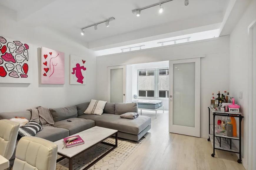 Primary Photo - 3 bedroom in NEW YORK NY 10038