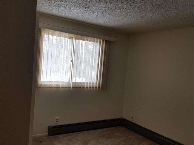 Foto del edificio - 1625 Erickson Ave