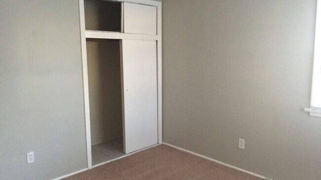 Foto del edificio - 3 bed/1bath - Great location