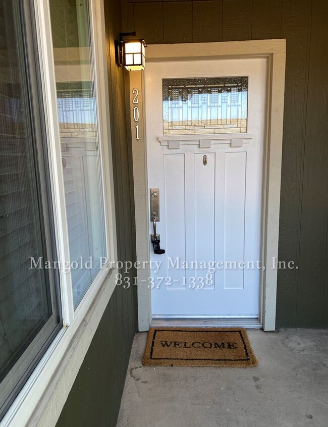 Building Photo - Spacious and Cozy Condo In Willow Glen - R...