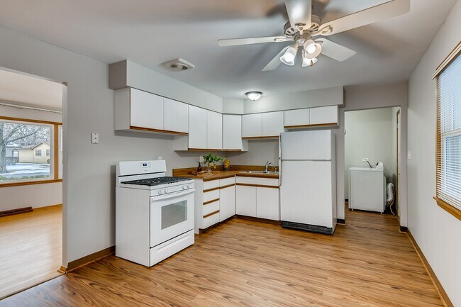 Foto del edificio - 18923 Greenbay Ave