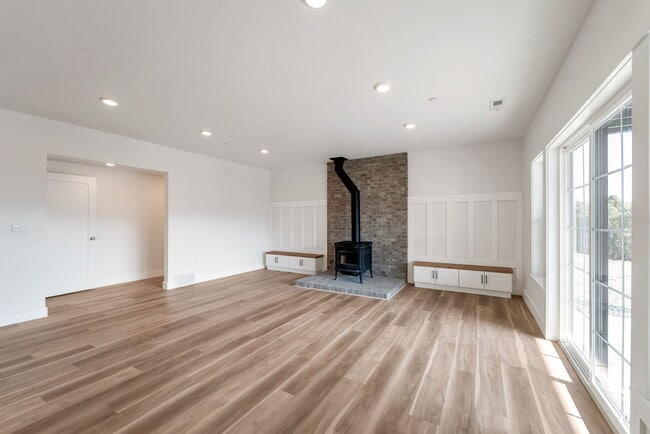 Foto del edificio - 14534 S Shaggy Mountain Rd