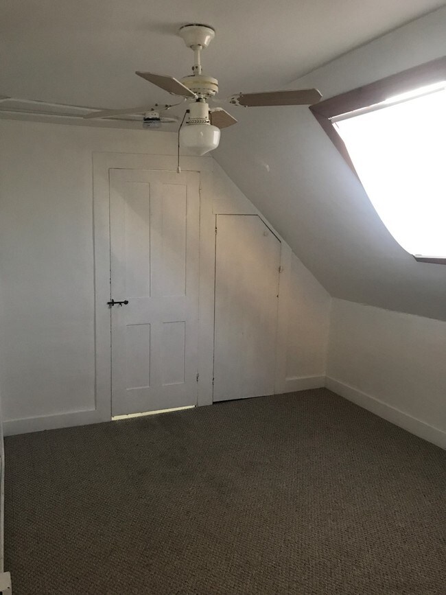 Bedroom - 53 River St