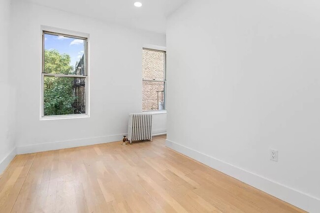 Building Photo - 131 Fifth Avenue