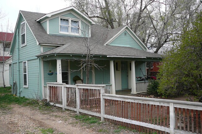 Building Photo - 2420 Mapleton Ave