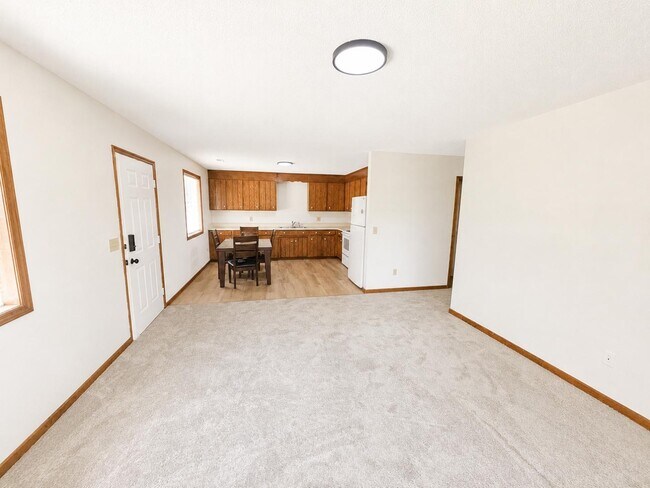 Building Photo - 115 Victor Ave Ext