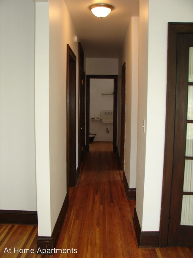 Building Photo - 136 Laurel Ave