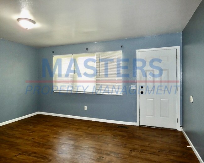 Building Photo - Spacious 4-Bedroom Home with 2 Full Baths & Detached Garage