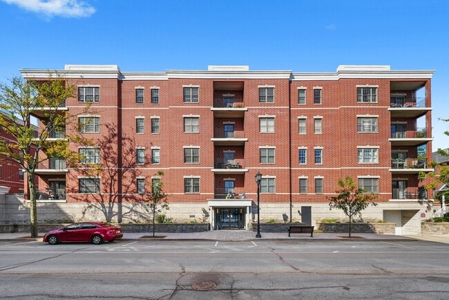 Foto del edificio - 210 N Addison Ave #401