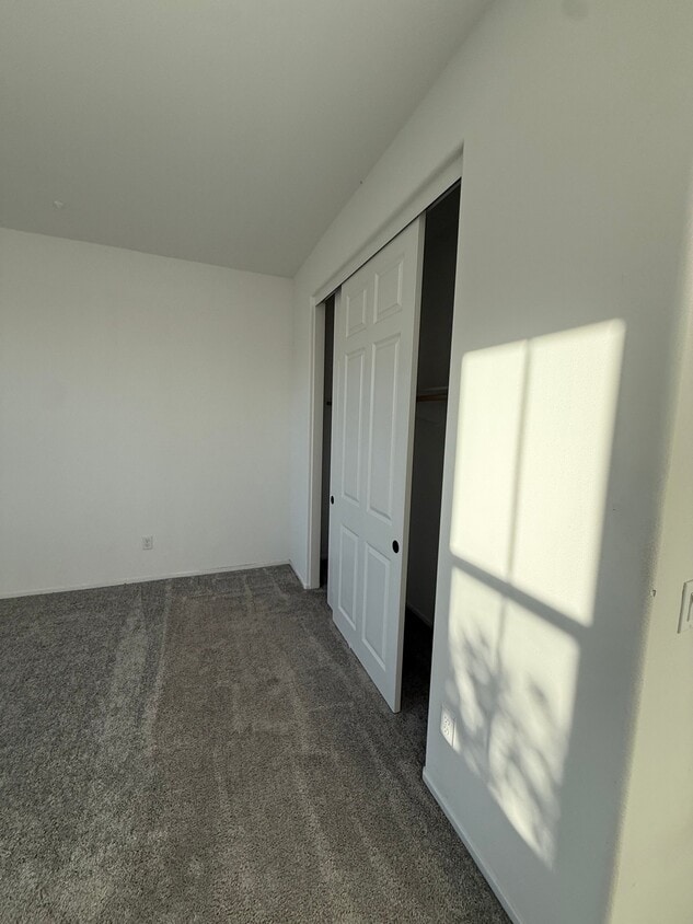 Building Photo - 2543 Wild Rose St