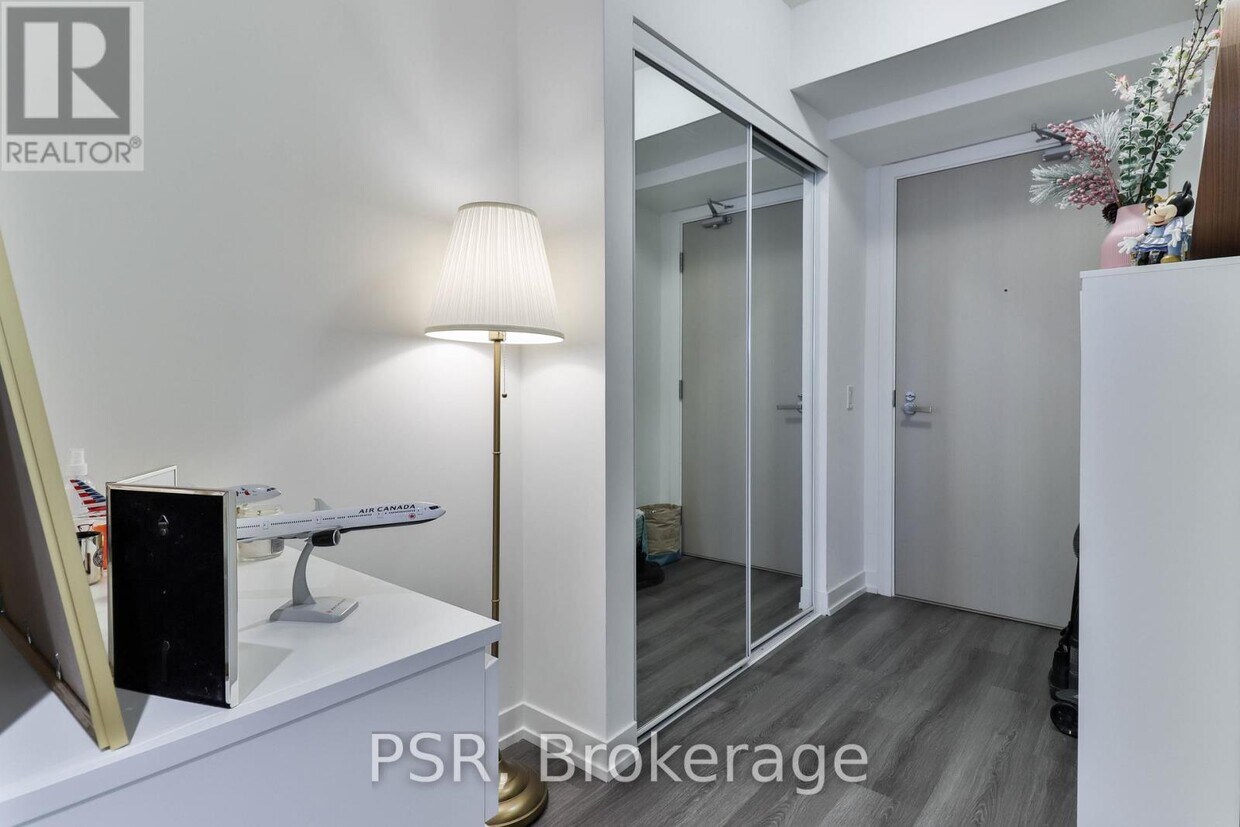 Primary Photo - 138-3138 Downes St