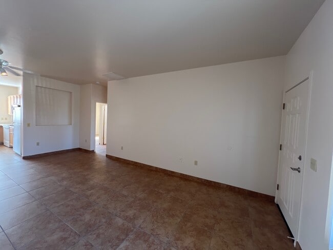 Building Photo - 3741 S Avenida de Encino