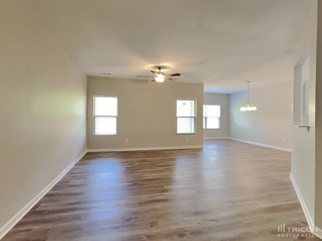 Building Photo - 2336 Joplin St