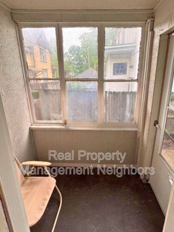 Foto del edificio - 451 Graham St SW