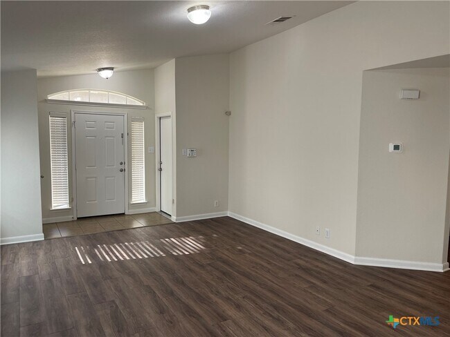 Foto del edificio - 2137 Conner Dr