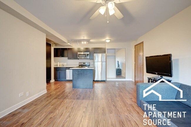 Photo - 4180 N Marine Dr Apartment