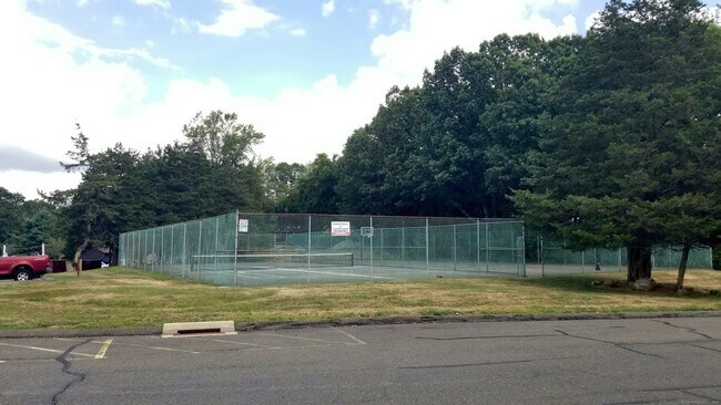 Foto del edificio - 75 Balance Rock Rd