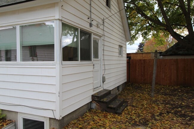 Foto del edificio - 4711 N Regal St