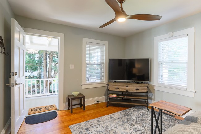 Building Photo - 1310 Hyman Ave