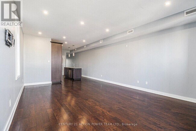 Building Photo - 453 Booth St