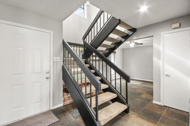 Building Photo - 17610 Possums Run Dr