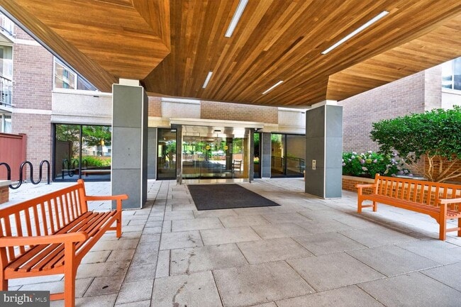Foto del edificio - 2939 Van Ness St NW