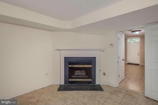 Building Photo - 44102 Tippecanoe Terrace
