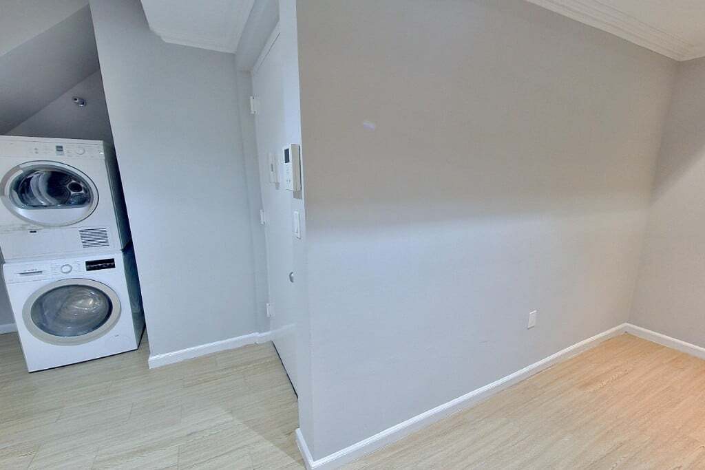 Foto del edificio - 47 1/2 1st Street (2nd & 1st Ave), #1F