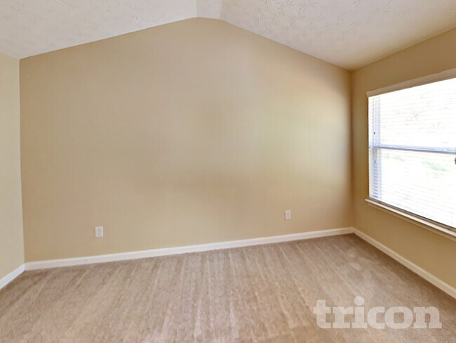 Foto del edificio - 9453 Lakeview Rd