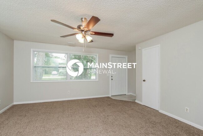 Foto del edificio - 3 Bedroom Pet-Friendly Home in VERO BEACH, FL with Main Street Renewal