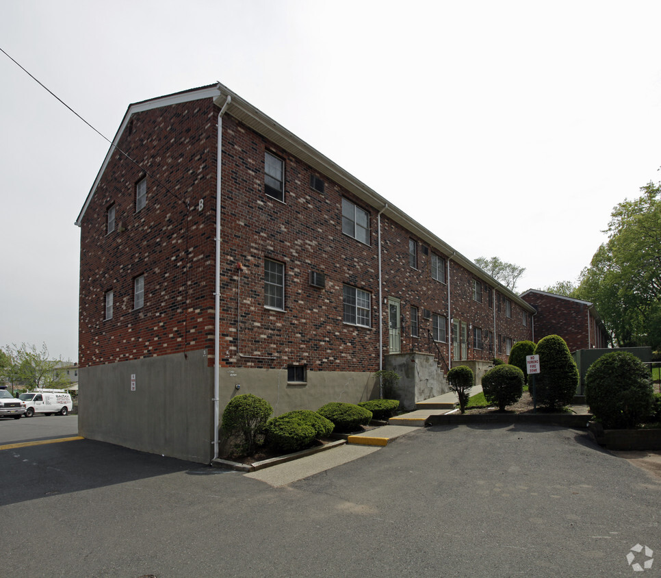 Building Photo - Jamestown Apartments