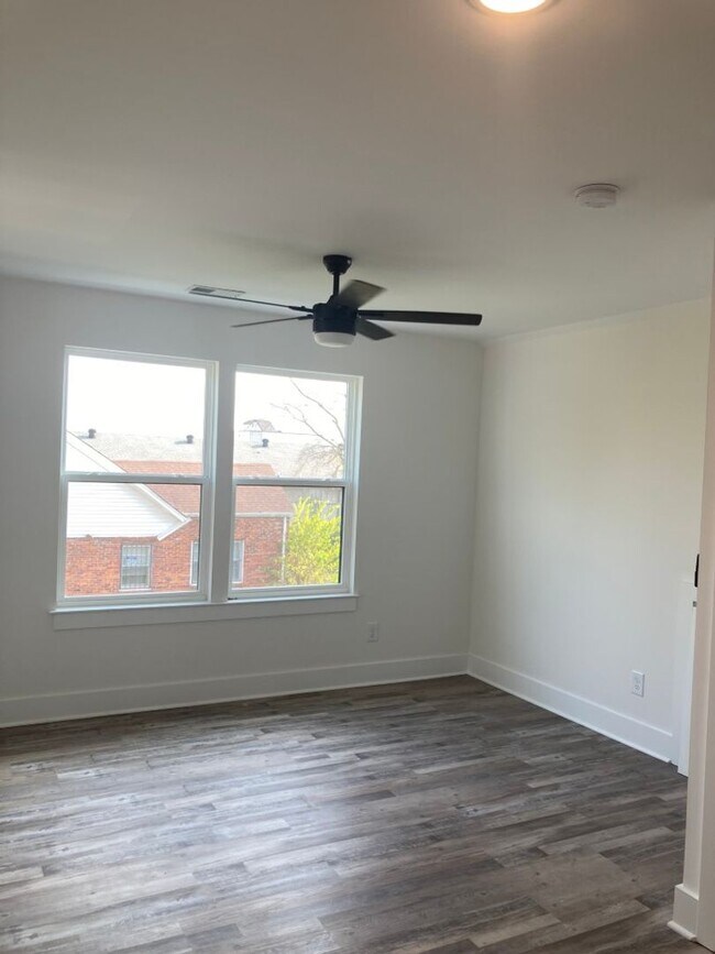 Building Photo - 1 month free rent with Dec Move-In! Brand ...