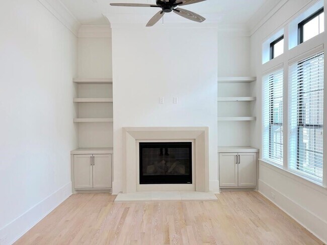 Foto del edificio - 2122 Blalock Rd