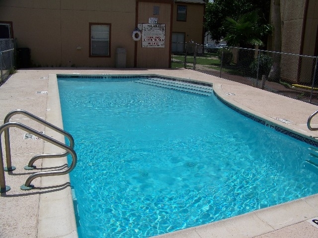 Piscina - Willow Ridge Apartments