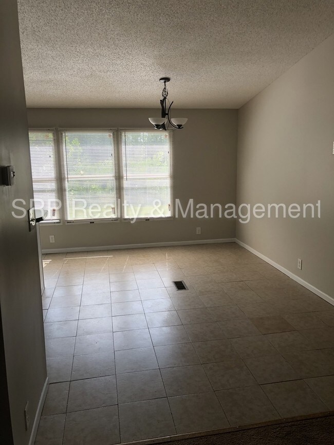 Building Photo - 4557 Red Apple Dr