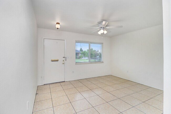 Building Photo - 1309 Warwick Ct