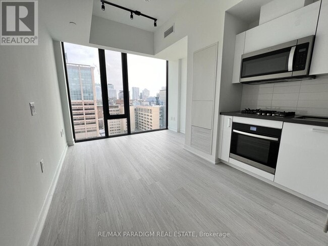 Photo du bâtiment - 195 McCaul St