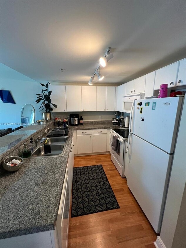 Primary Photo - 2740 SW 28th Ter
