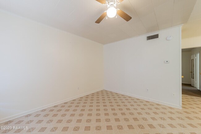 Foto del edificio - 718 Harding St