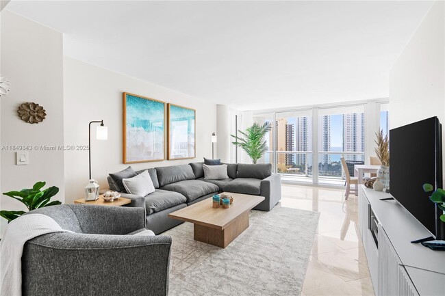 Building Photo - 16500 Collins Ave