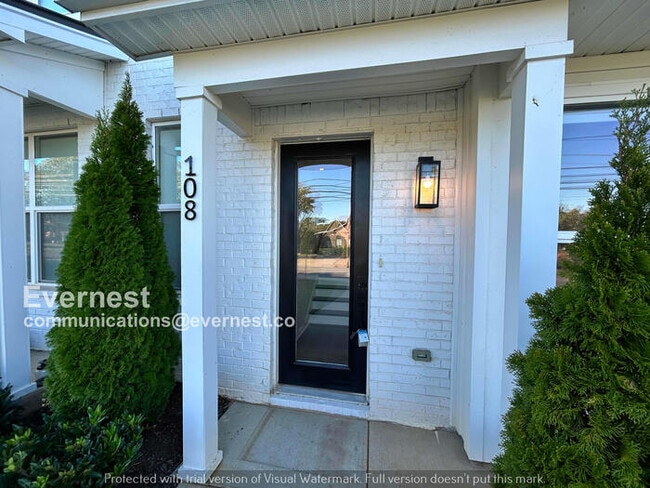 Foto del edificio - 108 Ethelyne Way