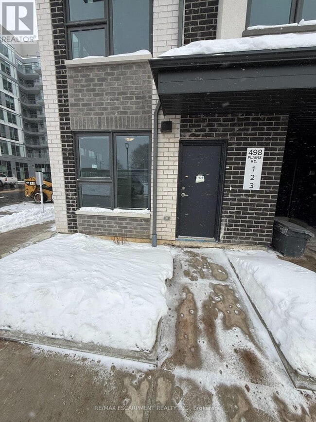 Building Photo - 498 Plains Rd E