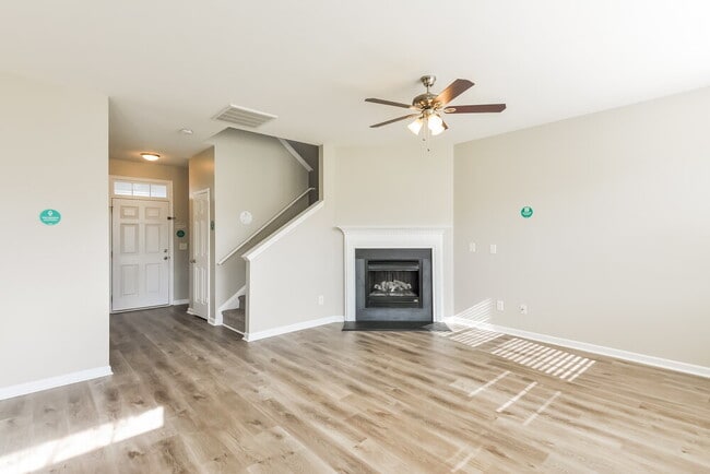 Foto del edificio - 123 Sleeper Car Ln