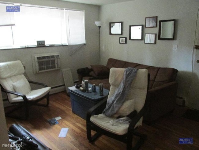 Building Photo - 329 Summit Ave