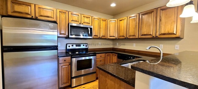 Building Photo - **$1,000 off first month rent!** Beautiful...