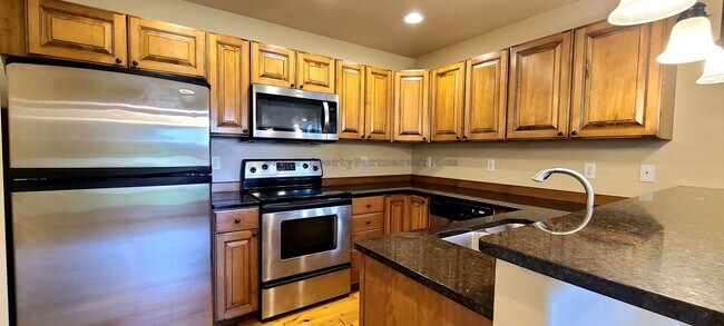 Foto del edificio - **$1,000 off first month rent!** Beautiful...