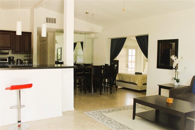 Foto del edificio - 1125 NE 6th St