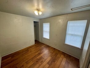 Building Photo - 1149 N McKinley Ave