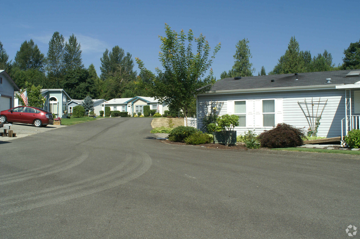 Building Photo - Golden Valley